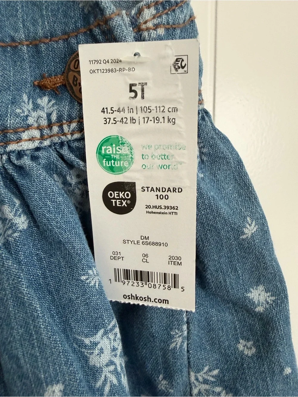 New 5T OshKosh B’gosh Floral Denim Skirtall Dress Toddler Girls Overall Dress